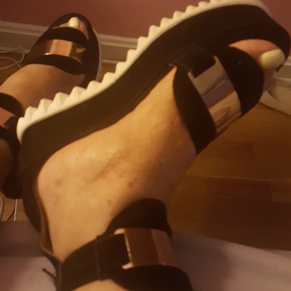 SOLD!! - Picture 4 of 4